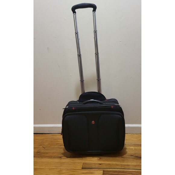 Wenger Swiss Gear Patriot Rolling Luggage Retractable Handle 17